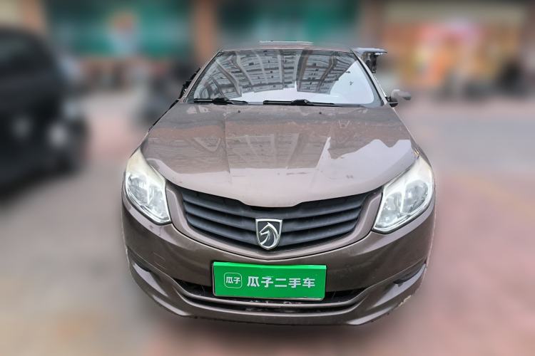 Used Baojun 630 2011 1.5L manual standard version
