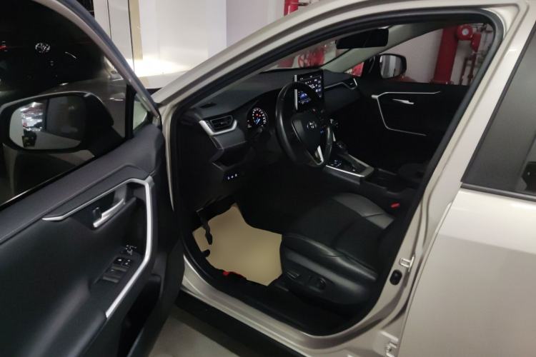 Used Toyota Wildlander 2022 Dual-Engine 2.5L E-CVT Two-Wheel Drive Luxury PLUS Edition Driver Seat