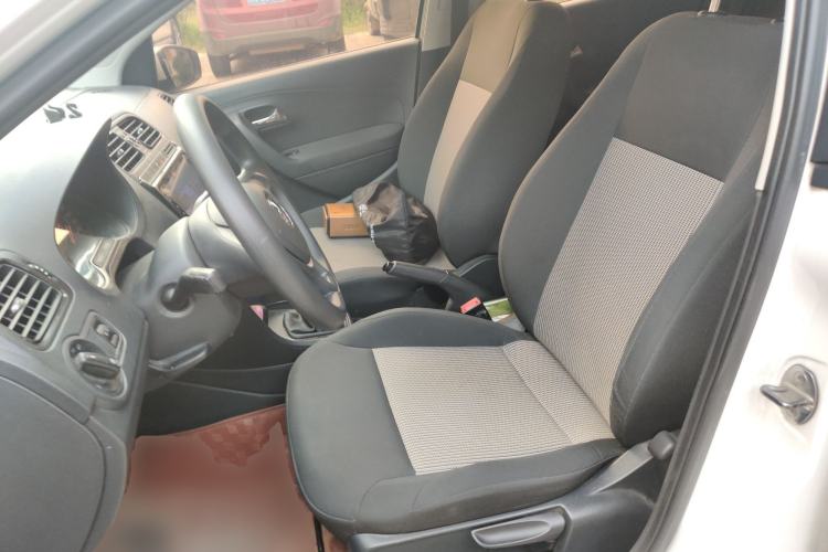 Used Volkswagen Polo 2016 1.4L Manual Fashion Model