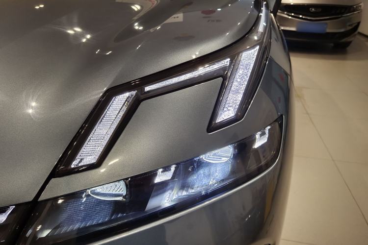 Used Lynk & Co 08 EM-P 2023 220km All-Wheel-Drive Performance Halo
