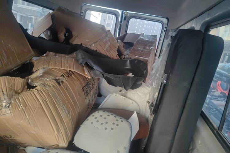 Used Iveco Power Daily 2013 3.0T-V39 Low-Roof Box Truck F1C
