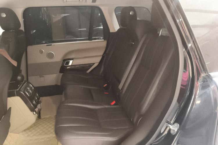 Used Land Rover Range 2016 3.0 SC V6 Vogue Extended Version Interior 4