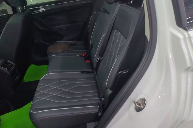 Used Volkswagen Tiguan L 2024 Outstanding Model 330TSI Automatic Two-Wheel Drive R-Line Dragon Glory Edition