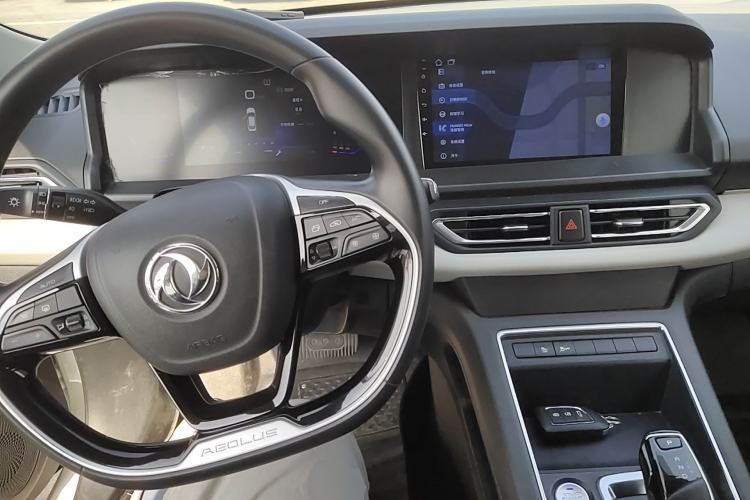 Used Dongfeng Aeolus E70 2021 Revised Version 2 360H Battery-Swap Edition Center Console