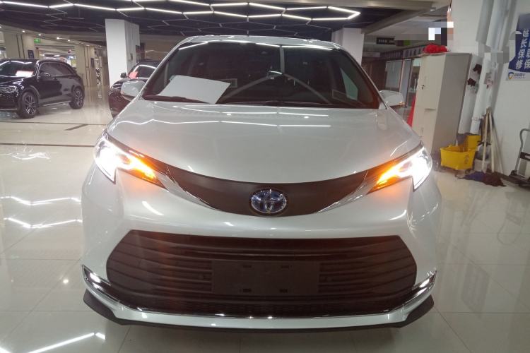 Used Toyota Sienna 2023 2.5L Hybrid Comfort Edition