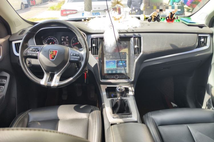 Used Roewe RX5 2016 20T Two-Wheel Drive Manual Transmission Internet Smart Edition
