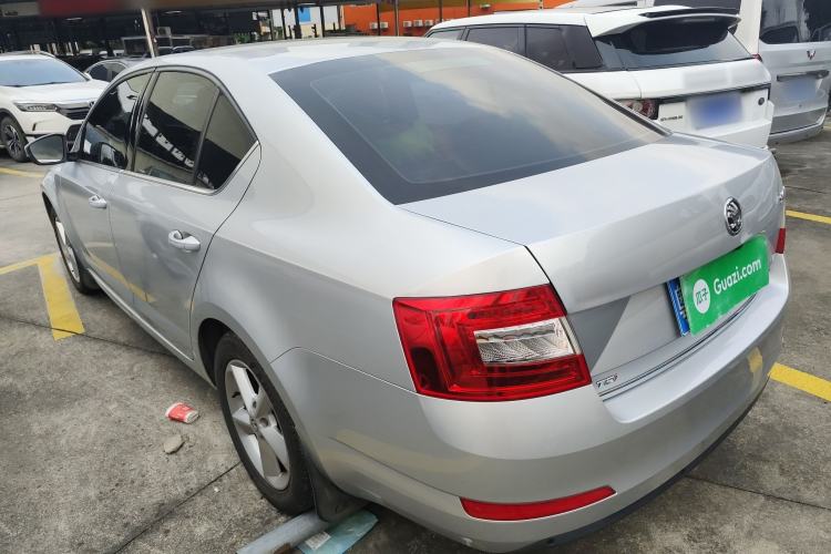 Used Skoda Octavia 2015 1.4TSI DSG Yijun Edition Rear Left 45 Deg