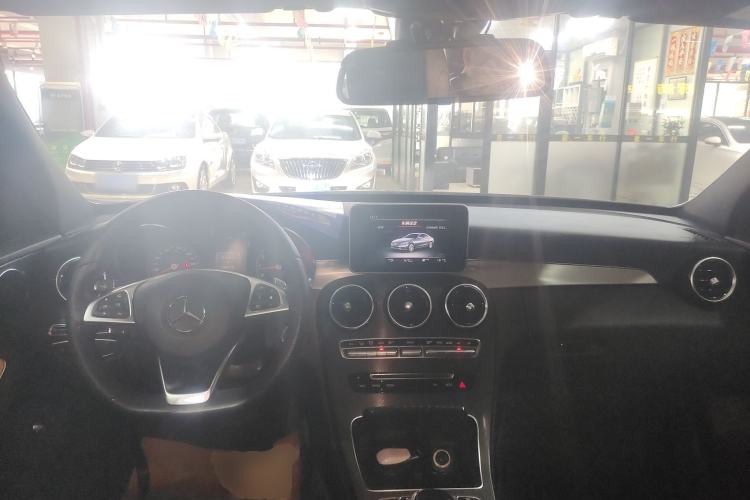 Used Mercedes-Benz C-Class 2017 Restyled C 200 Sport Edition Center Console