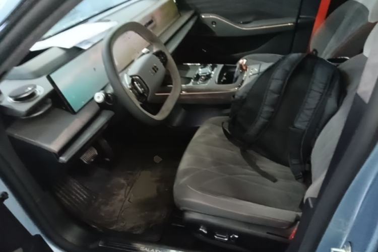 Used Geely Galaxy E8 2025 620 km All-Wheel Drive Starship LiDAR-Enabled Intelligent Driving Version
