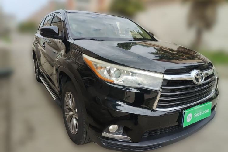 Used Toyota Highlander 2015 2.0T Two-Wheel Drive Elite Edition 5 Seats Front Right 45 Deg