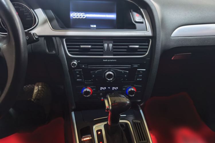 Used Audi A4L 2016 35 TFSI Collector's Edition Automatic Standard Model Audio And AC Panel