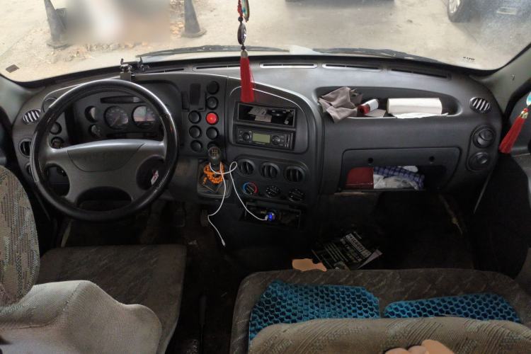 Used Iveco Turin 2009 2.8T-V36 Base Version Center Console