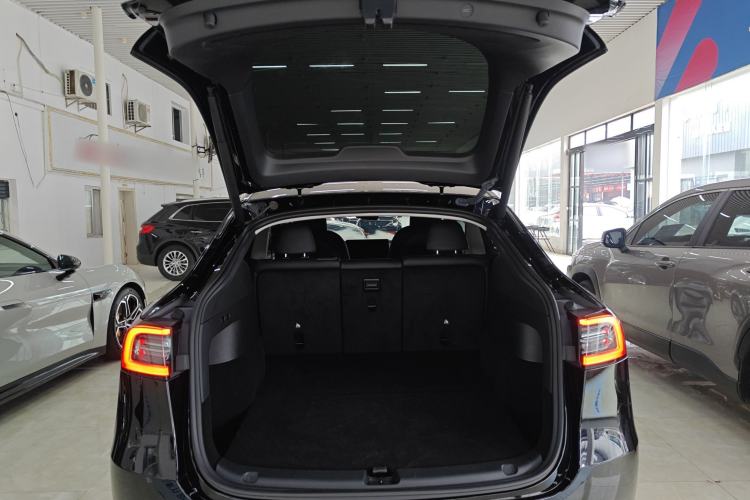 Used Tesla Model Y 2023 Rear-Wheel-Drive Version Trunk