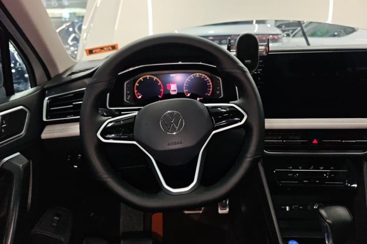 Used Volkswagen Tiguan L 2022 330TSI Automatic Two-Wheel Drive Smart Edition