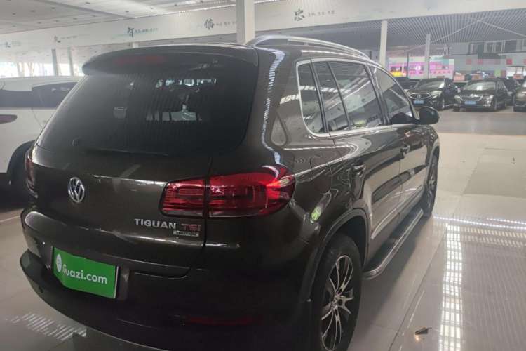 Used Volkswagen Tiguan L 2015 2.0 TSI Automatic All-Wheel Drive Luxury Edition