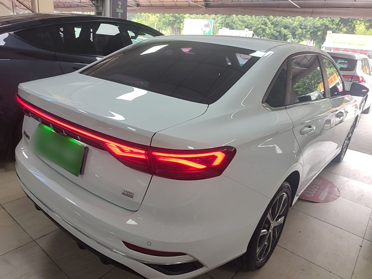 Geely Auto Emgrand 2022 4th Generation 1.5L CVT Luxury Model - Premium — снимка 6