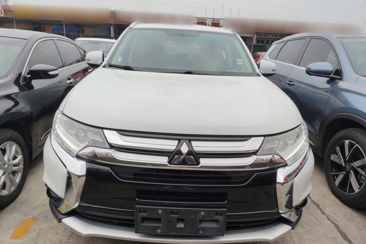Used Mitsubishi Outlander 2018 2.0L Two-Wheel-Drive Jiale Edition 7-Seater
