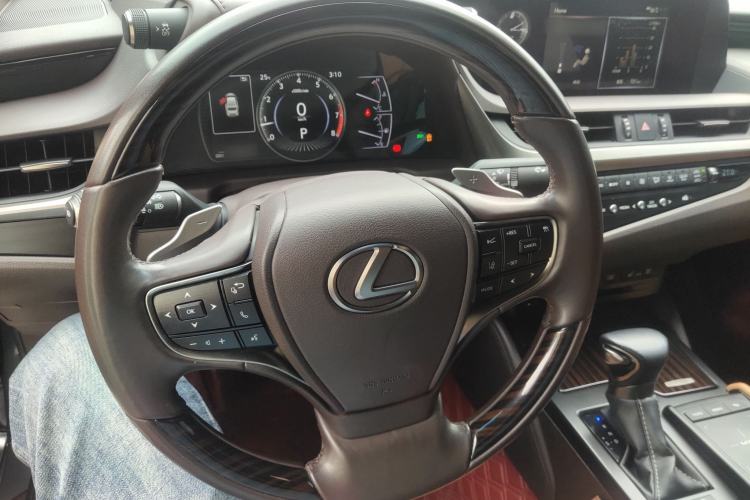 Used Lexus ES 2020 260 Deluxe Edition
