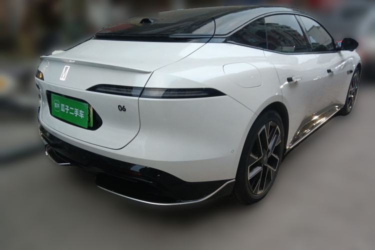 Used Avatr 06 2025 Pro Range-Extended Edition Rear Right 45 Deg