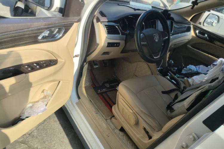 Used Baojun 730 2016 1.5T Manual Comfort Version 7 Seats
