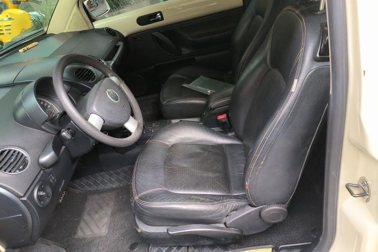 Used Volkswagen Beetle 2010 1.6 AT Left Front Seat