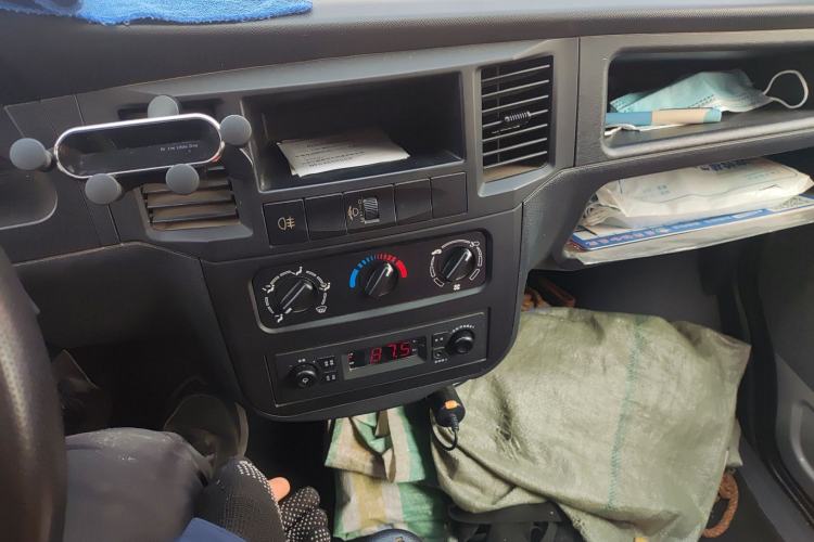 Used Wuling Zhiguang Small Truck 2020 1.2L Single Cab Audio And AC Panel