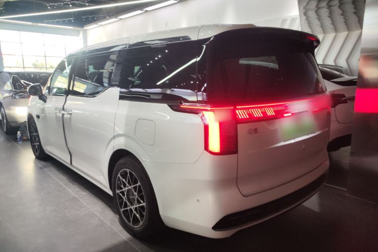 Used Zeekr 009 2024 7-Seater Aisle Version 108 kWh Rear Left 45 Deg