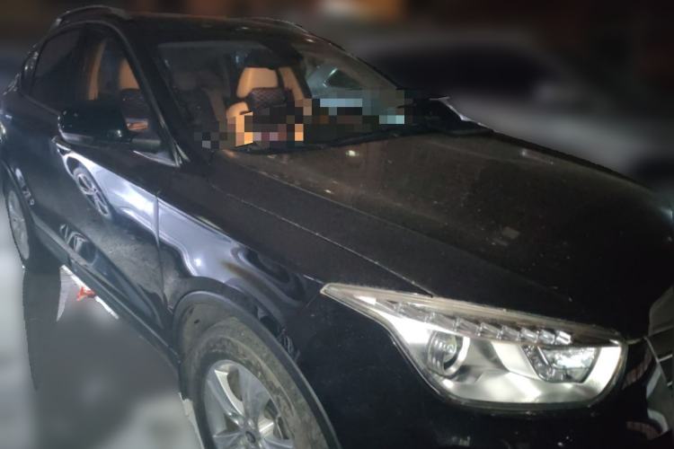 Used Bestune X80 2015 1.8T Automatic Luxury Model Front Right 45 Deg