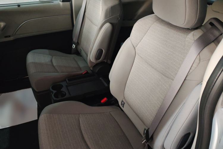 Used Toyota SIENNA 2026 Model 2.5L Dual-Engine Two-Wheel-Drive Comfort Edition