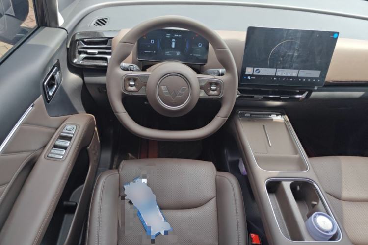 Used Wuling Starlight 730 2025 Model Plug-in Hybrid 125km Luxury Edition
