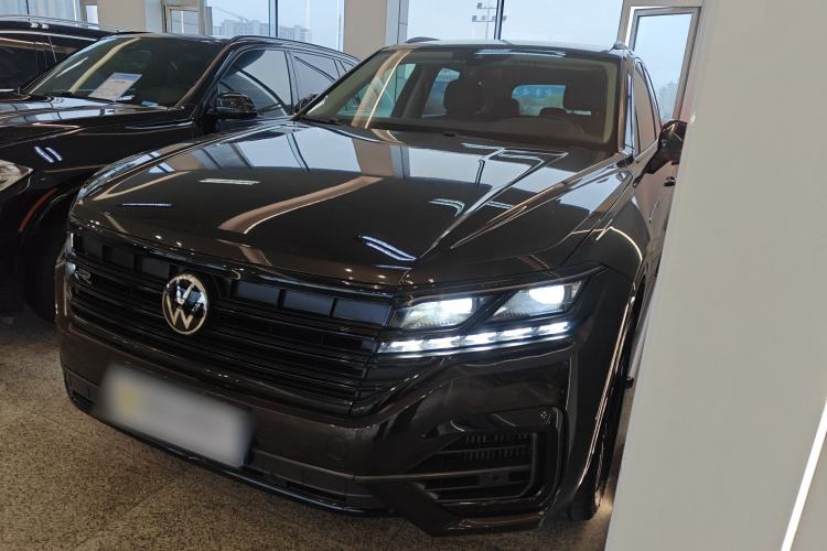 Used Volkswagen Touareg 2022 3.0 TSI Luxury Edition Black Diamond Sport Package