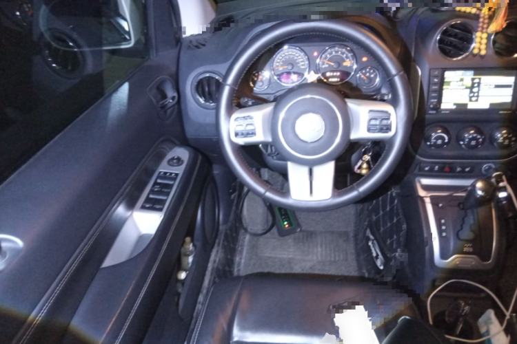 Used Jeep Compass 2013 2.0L two-wheel drive luxury version Steering Wheel