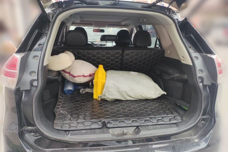 Used Nissan X-Trail 2014 2.5L CVT Luxury Edition 4WD Trunk