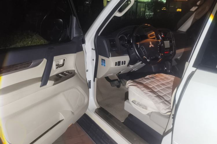Used Mitsubishi Pajero 2018 V97 3.8L 5-Door GLS Sunroof Dual Differential – Middle East