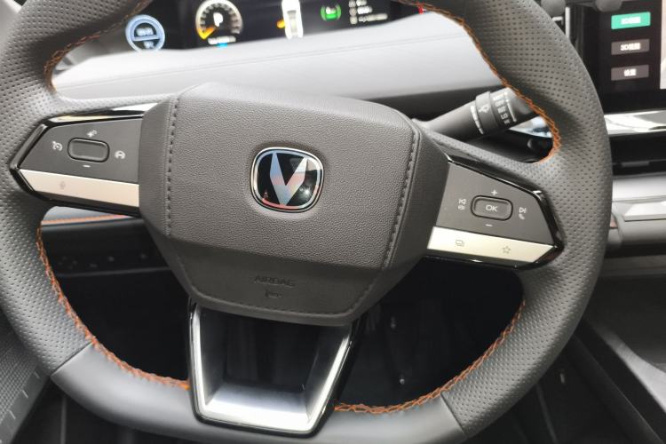 Used Changan UNI-V iDD 2023 ZhiDian iDD 1.5T 113km Smart & Fun Version
