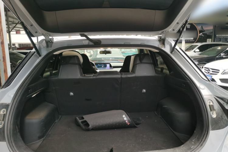 Used Venucia V 2021 260T Idol Edition
