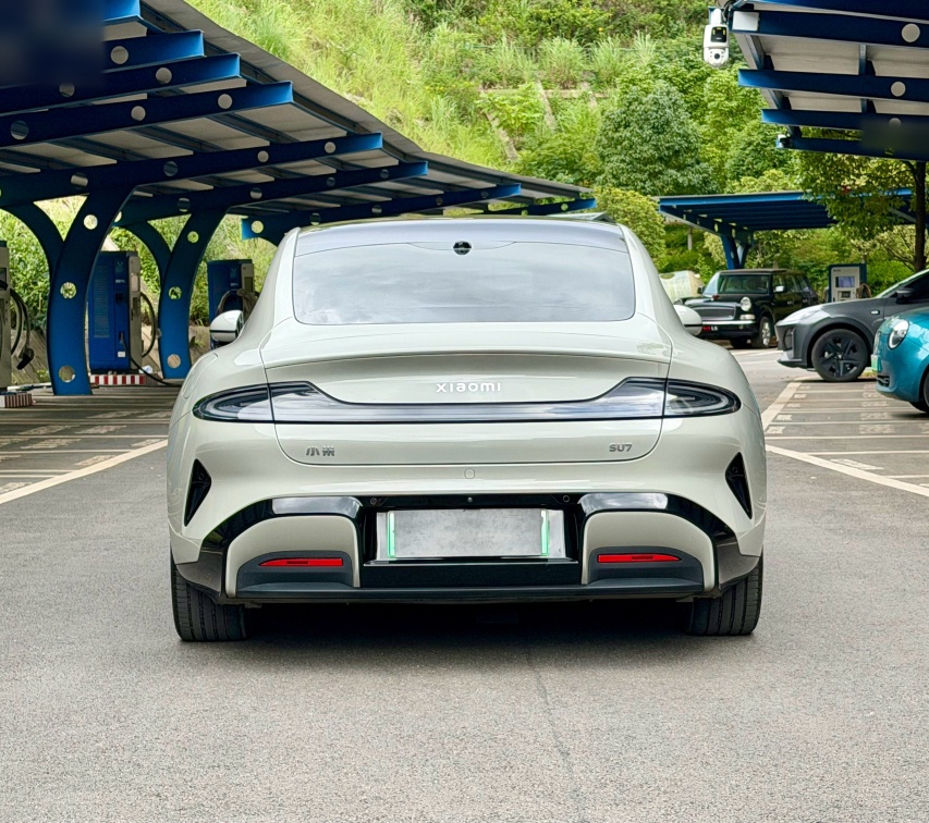 Xiaomi Auto SU7 2024 Rear-Drive Ultra-Long Range Advanced Pro-Level Intelligent Driving Version — снимка 16