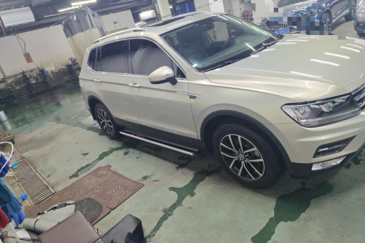 Used Volkswagen Tiguan L 2017 330TSI Automatic Two-Wheel Drive Luxury Edition
