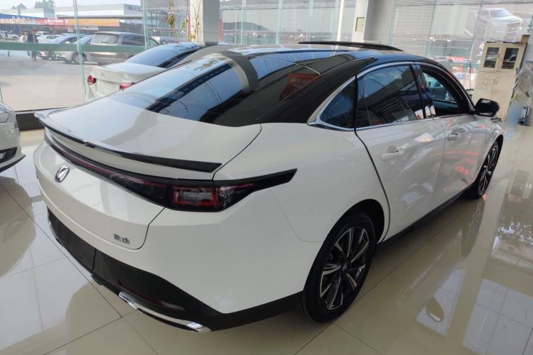 Used CHANGAN Eado 2025 Blue Whale 1.5T 500Bar Prestige Model