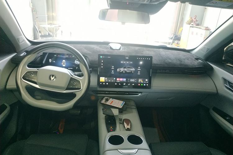 Used CHANGAN UNI-Z 2025 1.5T Premium Edition Center Console