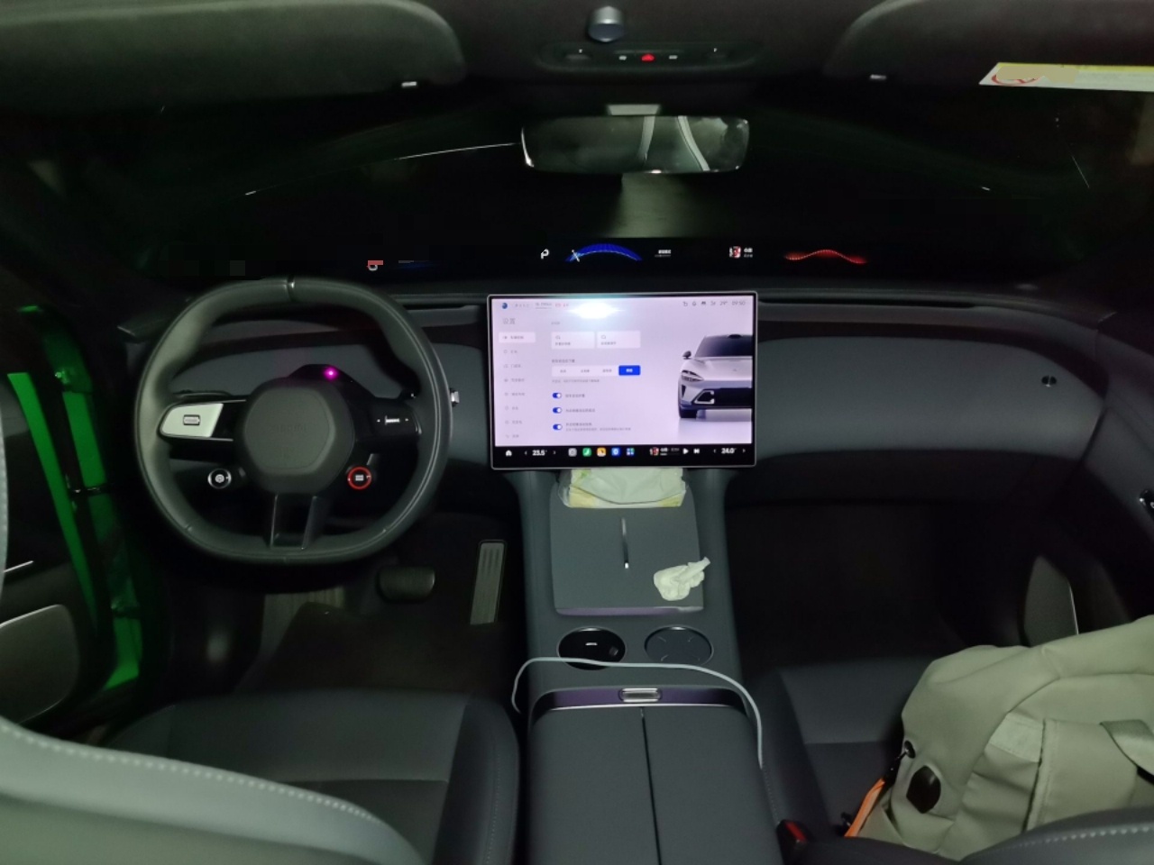 Xiaomi Auto YU7 2025 Ultra-Long Range All-Wheel Drive Pro Version — снимка 9