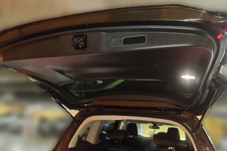 Used Honda Elysion 2016 2.4L Supreme Edition Trunk