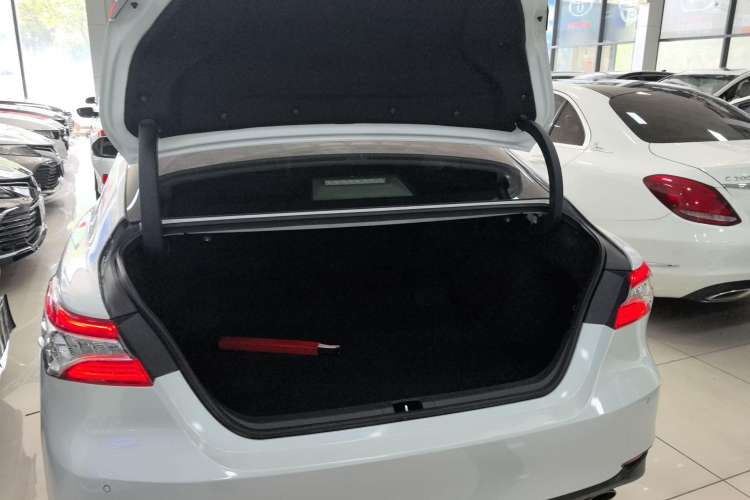 Used Toyota Camry 2019 Revised Version 2.0G Luxury Edition
