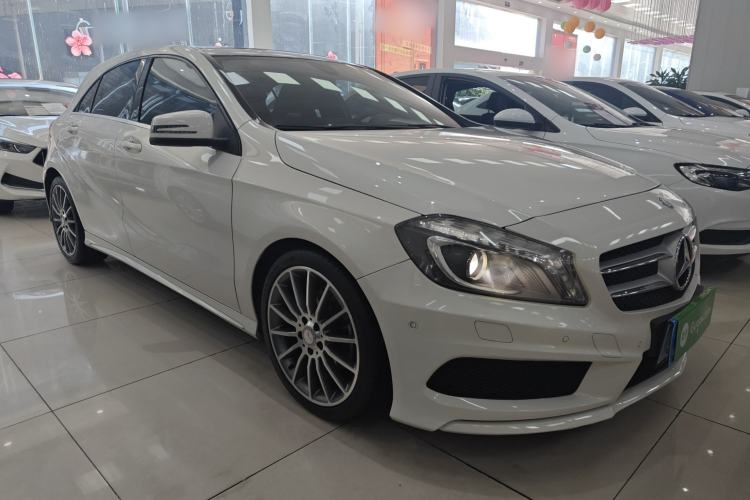 Used Mercedes-Benz A-Class 2015 A 200 Sport Edition Front Right 45 Deg