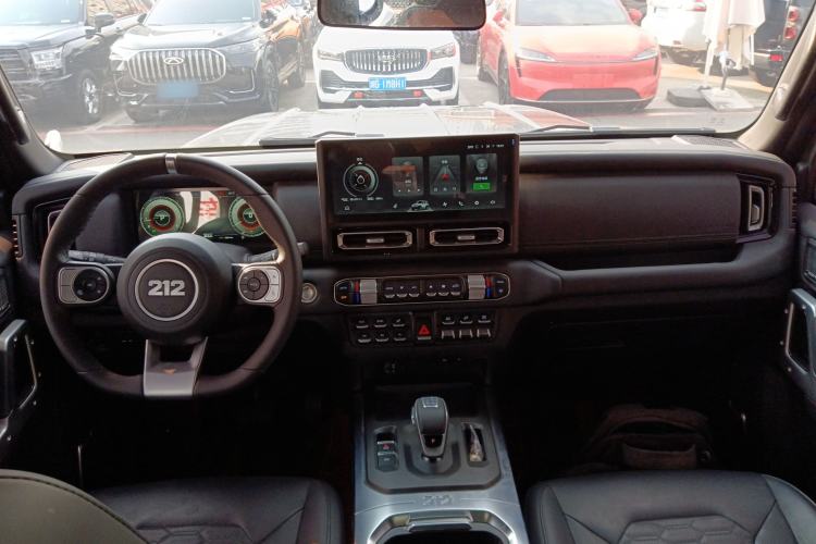 Used 212 T01 2024 2.0T Mechanic