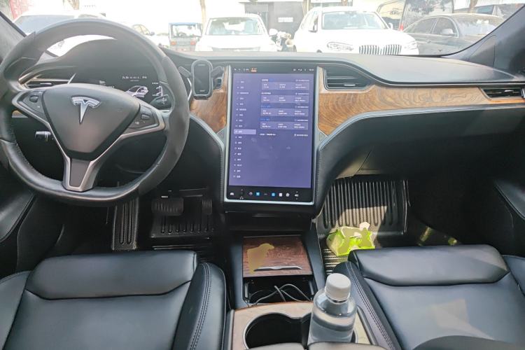 Used Tesla Model S 2019 Long-Range Version
