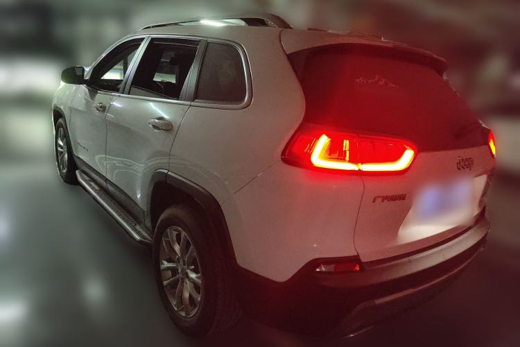 Used Jeep Cherokee 2019 2.0T Two-Wheel Drive Smart Enjoyment Version China VI