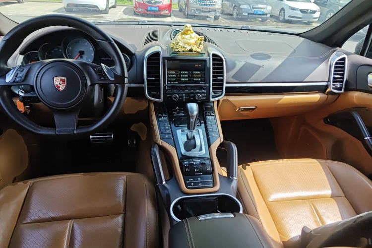 Used Porsche Cayenne 2011 Cayenne S 4.8L Center Console