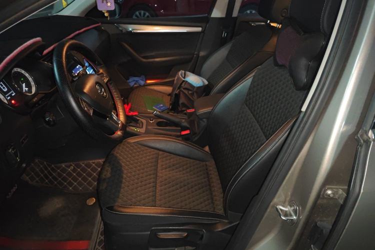 Used Skoda Octavia 2018 TSI230 DSG Luxury Edition Left Front Seat