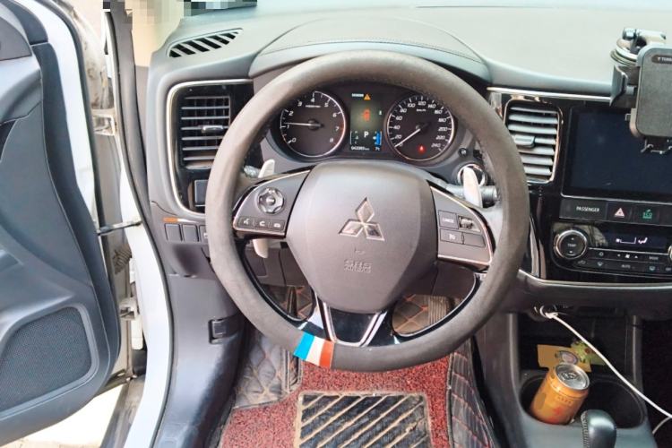 Used Mitsubishi Outlander 2016 2.4L 4x4 Luxury Edition 7-Seater